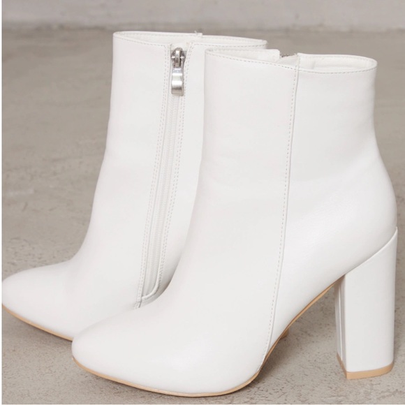 PrettyLittleThing Behati White Faux Leather Ankle Boot - Picture 1 of 12